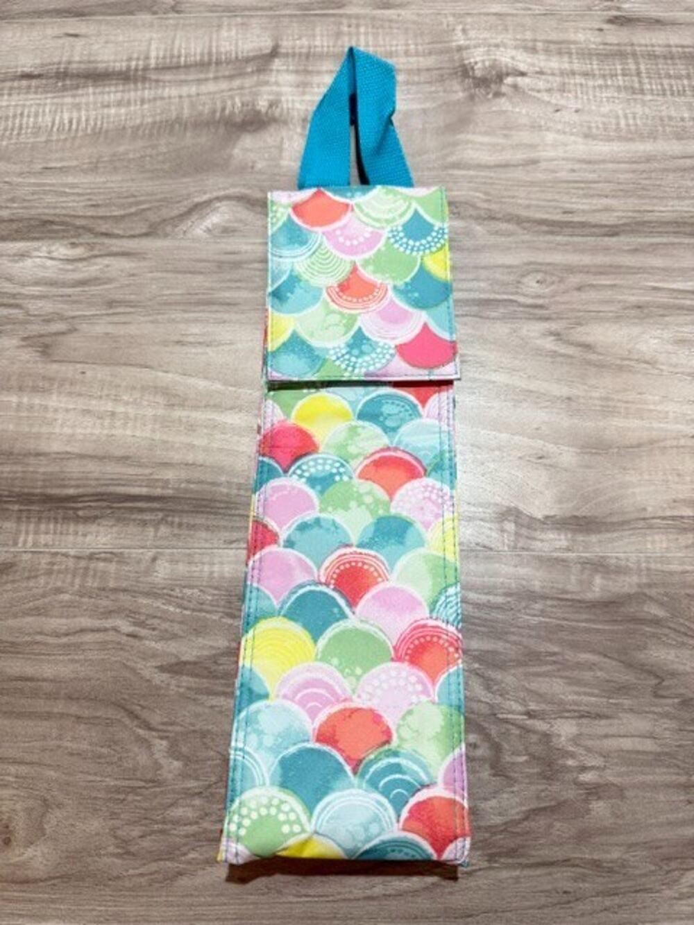 NEW Thirty-One Perfect Bottle (Wine) Thermal Rainbow Scallop Insulated Bag